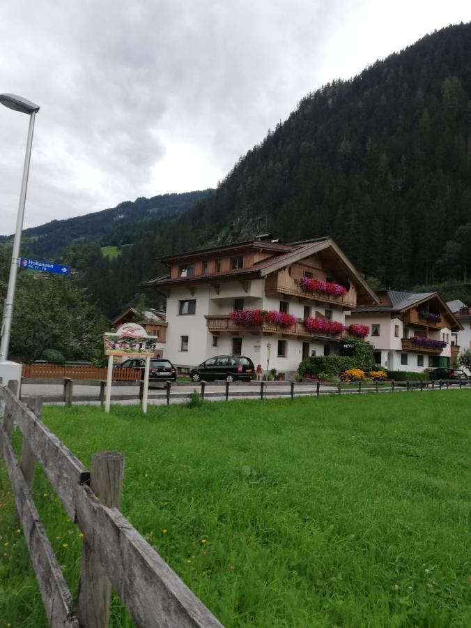 Ferienwohnungen Egger Mayrhofen Exterior foto